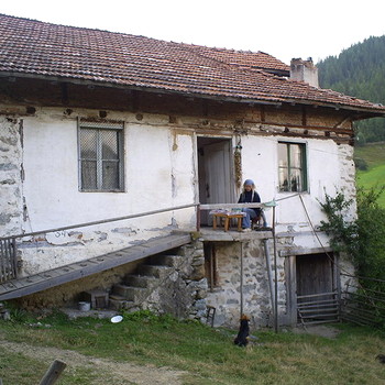 Mountain pasture with two houses near Bansko