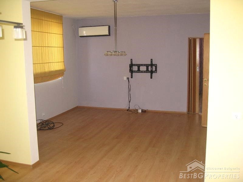 Apartment with garage for sale in Ruse