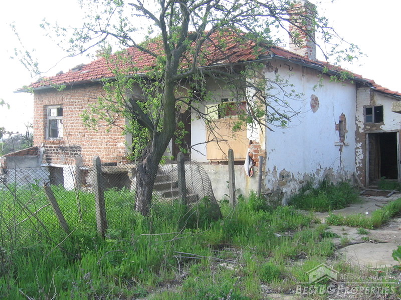 Cheap ruined house near Yambol