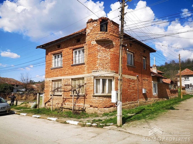 Country house for sale in proximity to Pleven