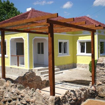 FULLY RENOVATED BEAUTIFUL HOUSE