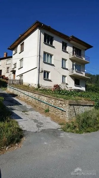 House for sale in the mountains near the ski resort of Pamporovo