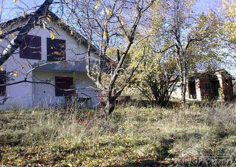 House for sale near Etropole