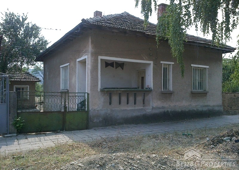 House for sale near Montana