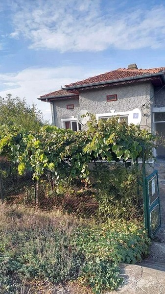 House for sale near the town of Dobrich