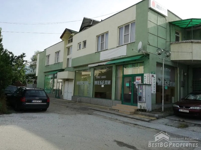 House with two stores for sale in Gotse Delchev