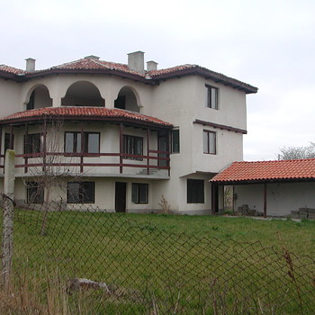 Huge New House With A Lake