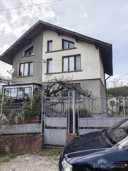 Large and spacious house for sale near Pernik