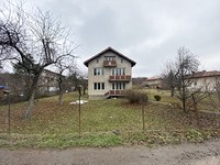 Large house for sale close to Pernik