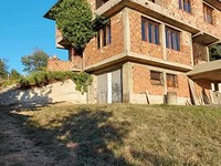 Large house for sale close to Pernik