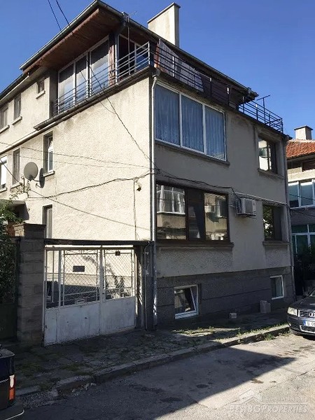 Large house for sale in the city of Varna