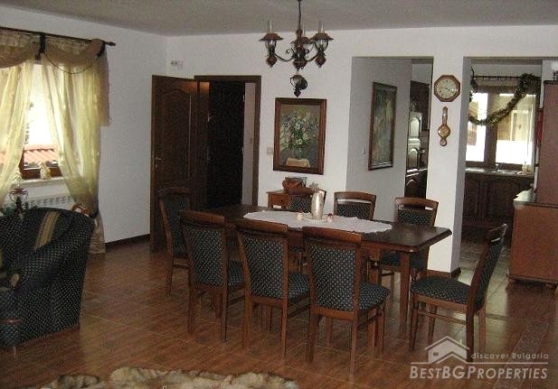 Large luxury apartment for sale in Bansko