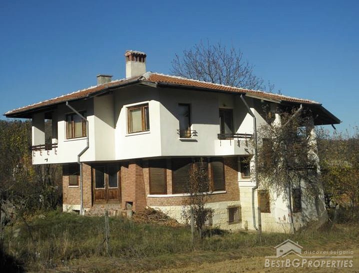 Large three storey house located close to Borovets