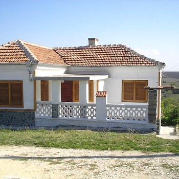 Lovely renovated property for sale near Provadia