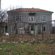 Old House With Huge Yard