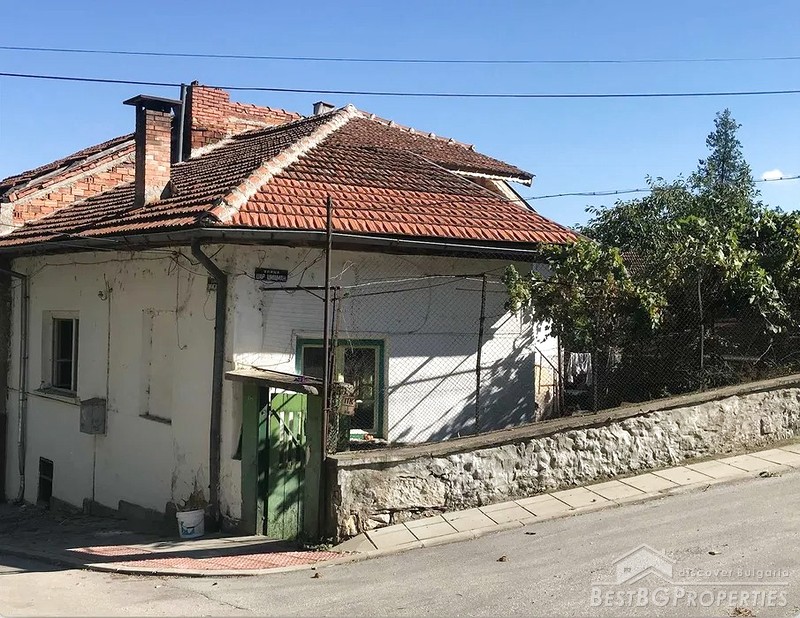 Old property for sale in the town of Lovech