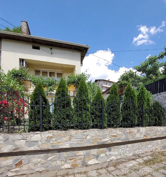 Renovated house for sale in Pernik