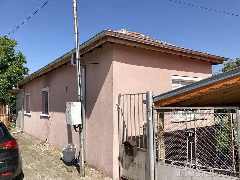 Renovated house with a yard for sale close to Asenovgrad