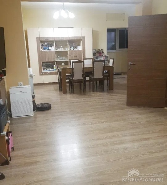 Renovated old construction brick apartment for sale in Pleven
