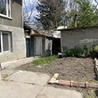 Rural house for sale near the town of Popovo