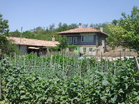 Solid House With A Vast Yard Near Shoumen