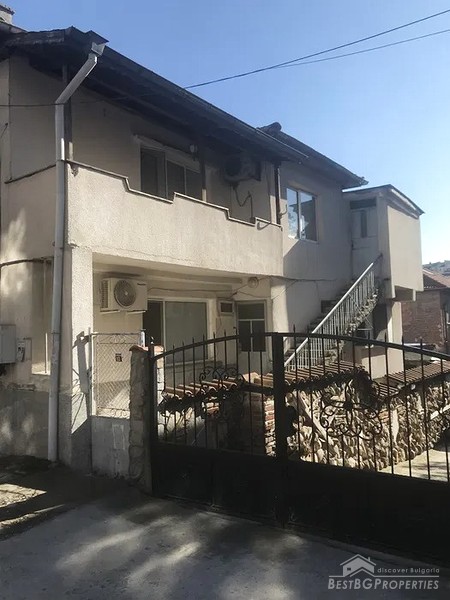 Spacios house for sale in the town of Haskovo