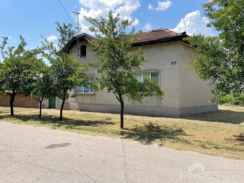 Spacious house for sale near the town of Pleven