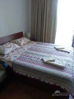 Studio apartment for sale by the sea