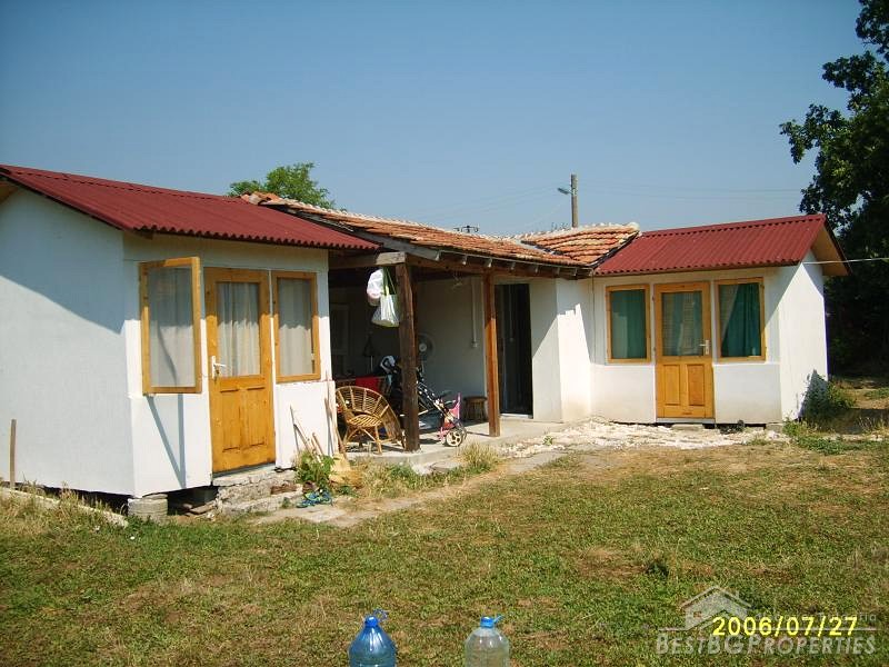 Three Small Bungalows And Additional Building In A Historical Area 2 km Away From The Black Sea