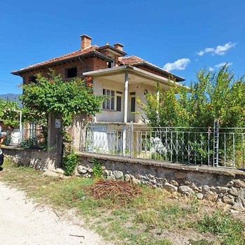 Two story house for sale near Karlovo