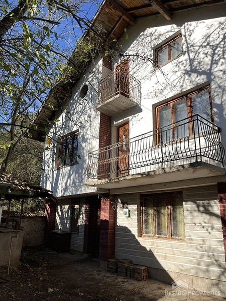 Vacation property for sale near the town of Breznik