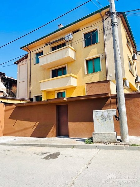 Very large house for sale in Stara Zagora