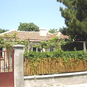 Good Looking House Close To The Seaside