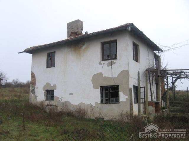 Huge Piece Of Land With Old Houses