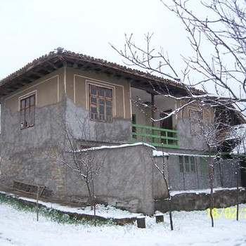 Mountain House With 2000 Sq M Garden