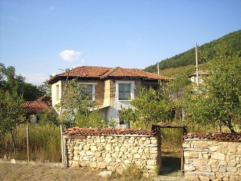 Old house near the spa resort Hissarya