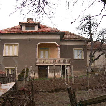 Proprietа grande con due case