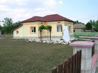 Renovated house 25 km from the sea