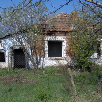 Casa in rovina in un villaggio attraente !