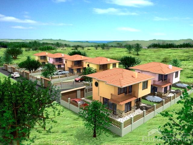 Small Complex With 6 Houses Near The Sea