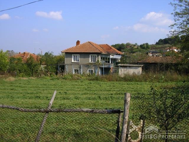 2-storey house with large yard near Elhovo