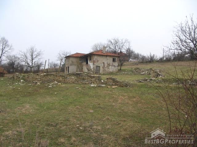 2-storey old house for sale near Sredets