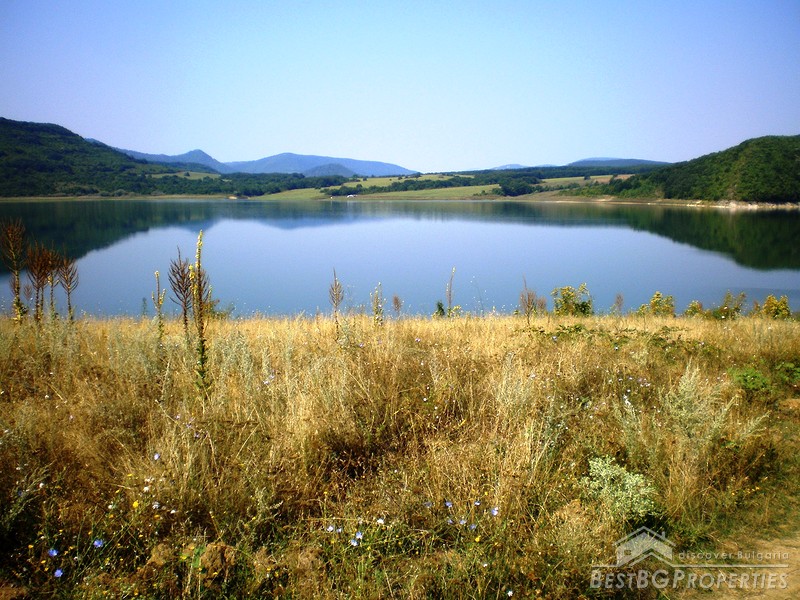 Agricultural plot of land for sale on a Lake
