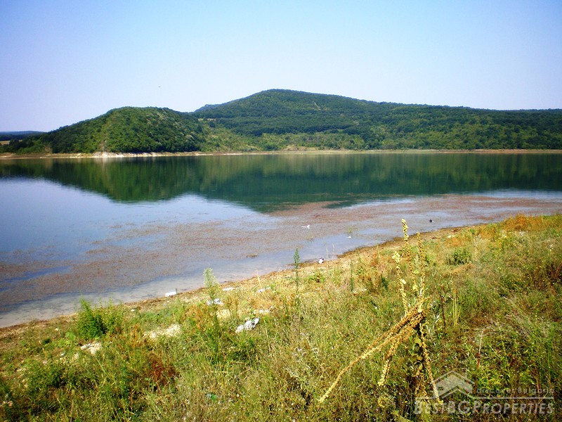 Agricultural plot of land for sale on a Lake