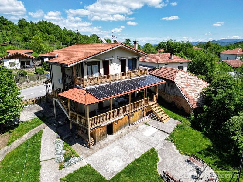 Amazing house for sale in the town of Apriltsi