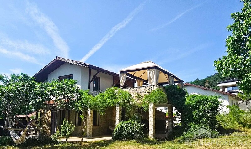 Amazing new house with a swimming pool near the sea