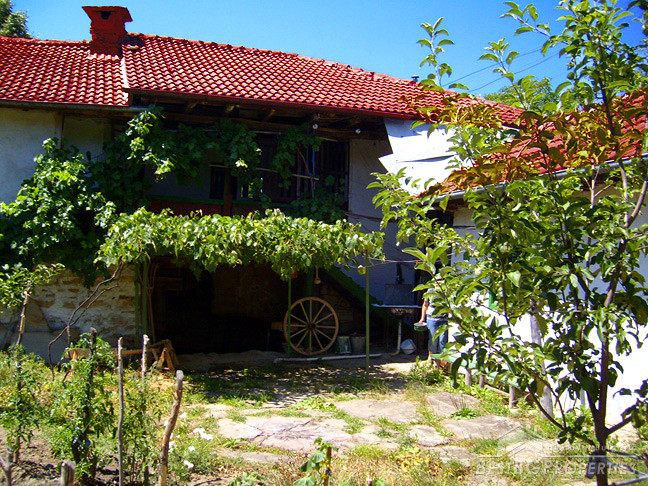 Authentic house for sale near Gabrovo