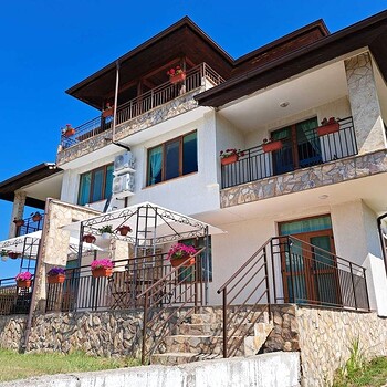 Houses in Saint Vlas