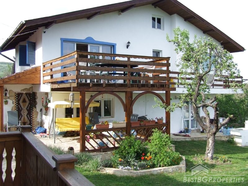 Beautiful house for sale by the sea