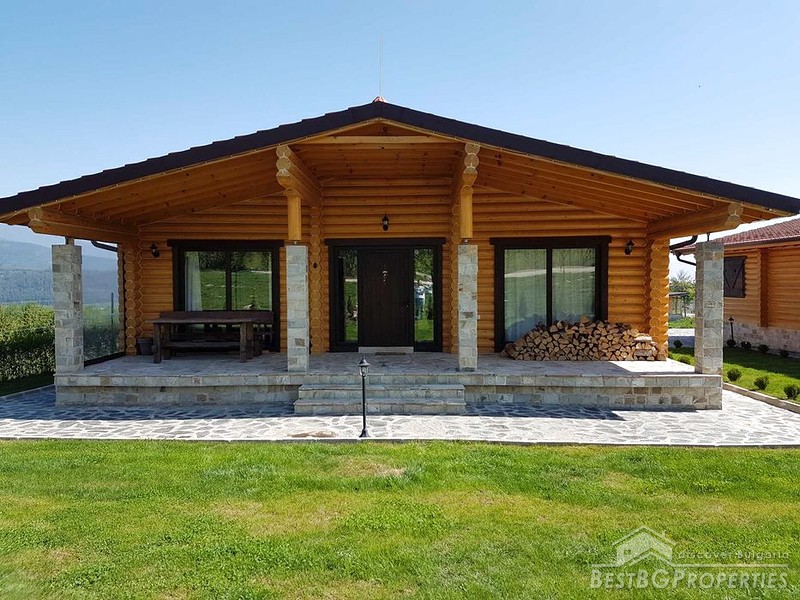 Beautiful wooden house for sale near Bansko
